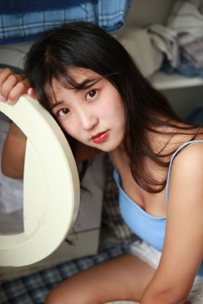 第一次顶到里面感觉很痛有东西